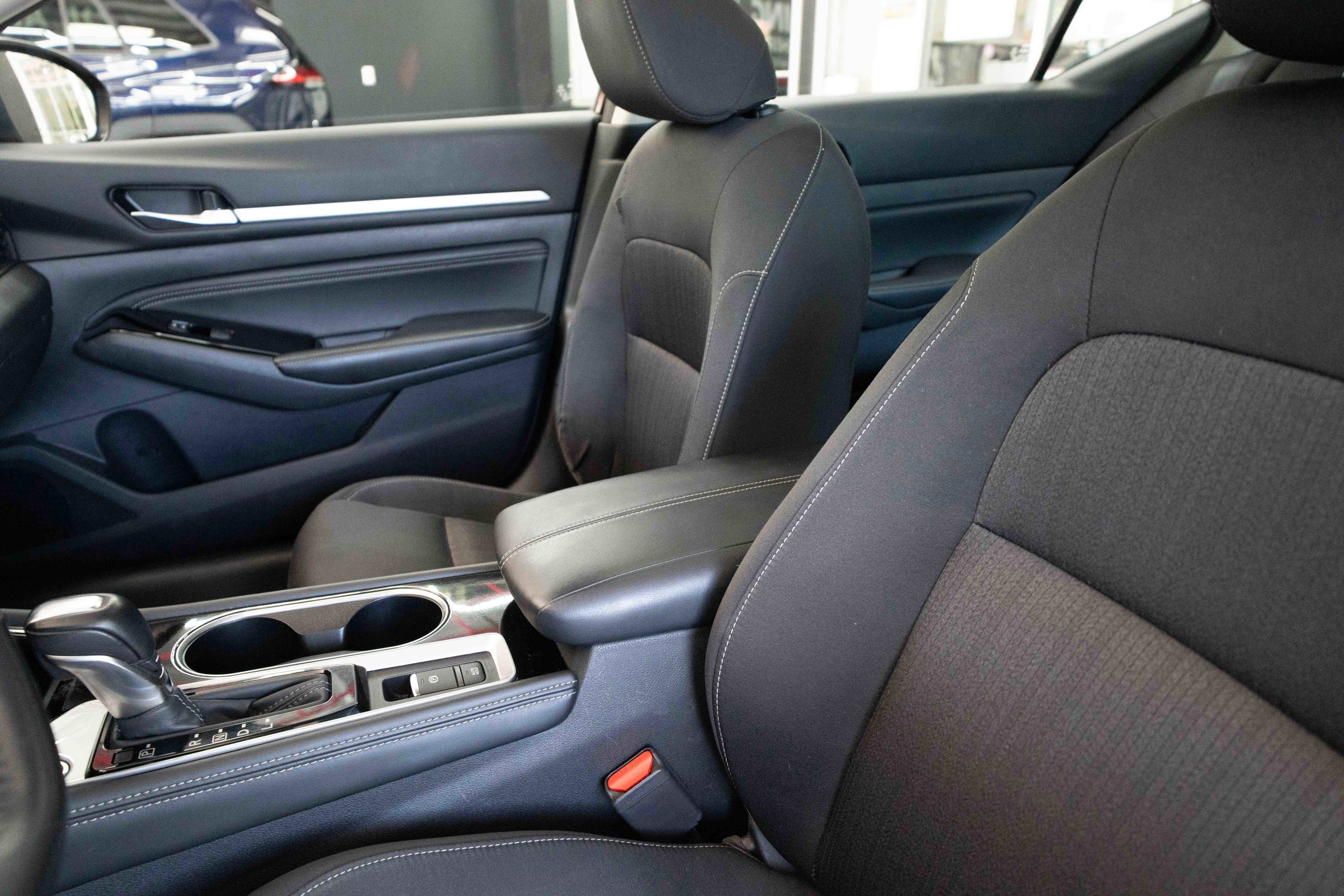 Used 2023 Nissan Altima 2.5 SV w/ SV Premium Package image 10