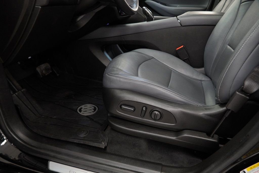 Used 2021 Buick Enclave Essence w/ Sport Touring Edition image 39