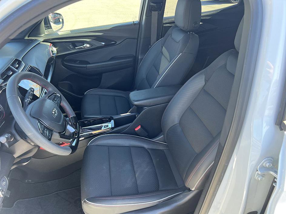 Used 2021 Chevrolet TrailBlazer RS w/ Sun and Liftgate Package image 14