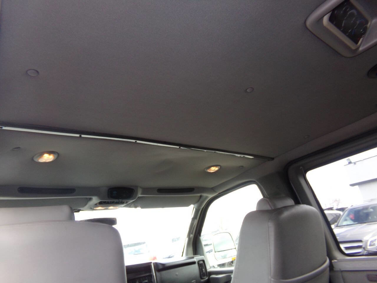 Used 2010 GMC Savana 1500 w/ Preferred Equipment Group image 15