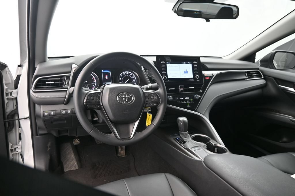 Used 2023 Toyota Camry SE FWD image 18