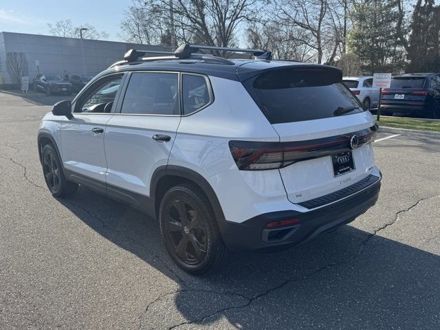 Used 2025 Volkswagen Taos SE image 7