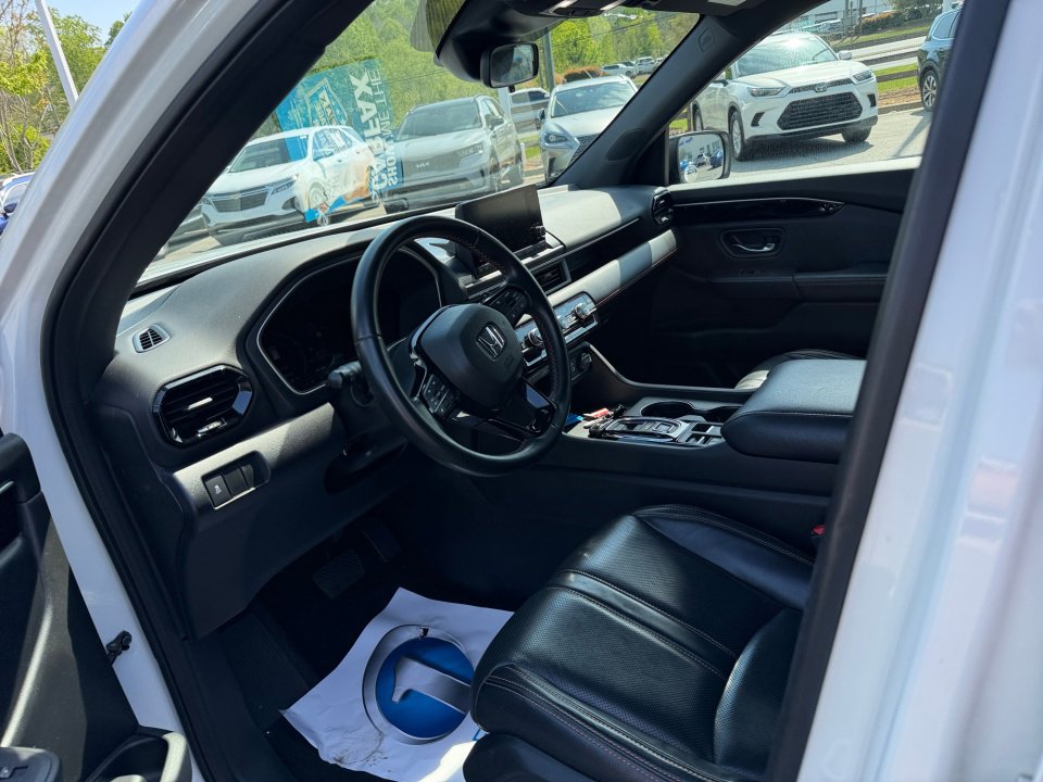 Certified 2023 Honda Pilot Sport image 34