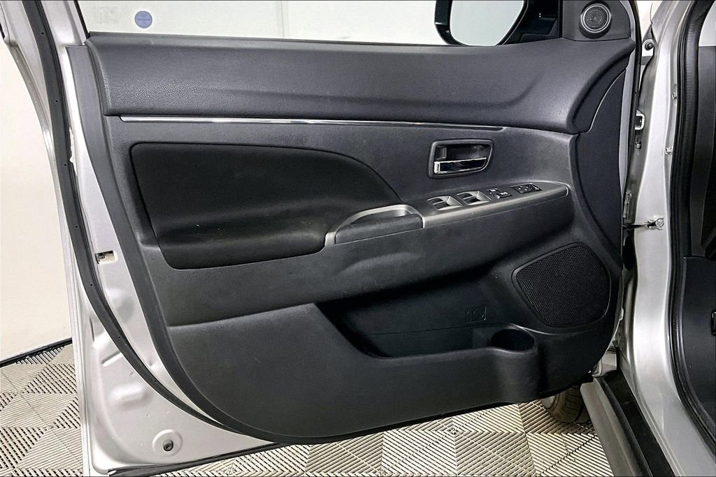 Used 2019 Mitsubishi Outlander Sport SE image 23