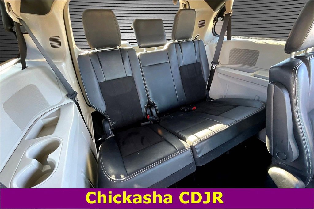 Used 2019 Dodge Grand Caravan SXT image 24