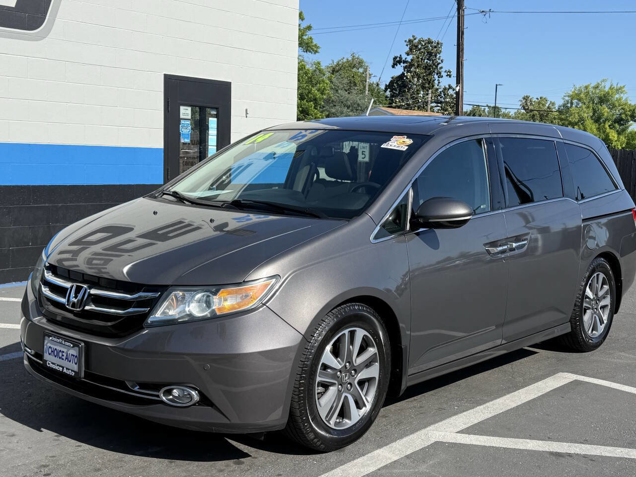 Used 2014 Honda Odyssey Touring Elite image 3
