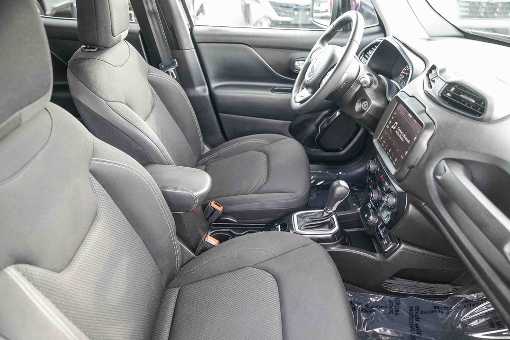 Used 2023 Jeep Renegade Altitude image 17