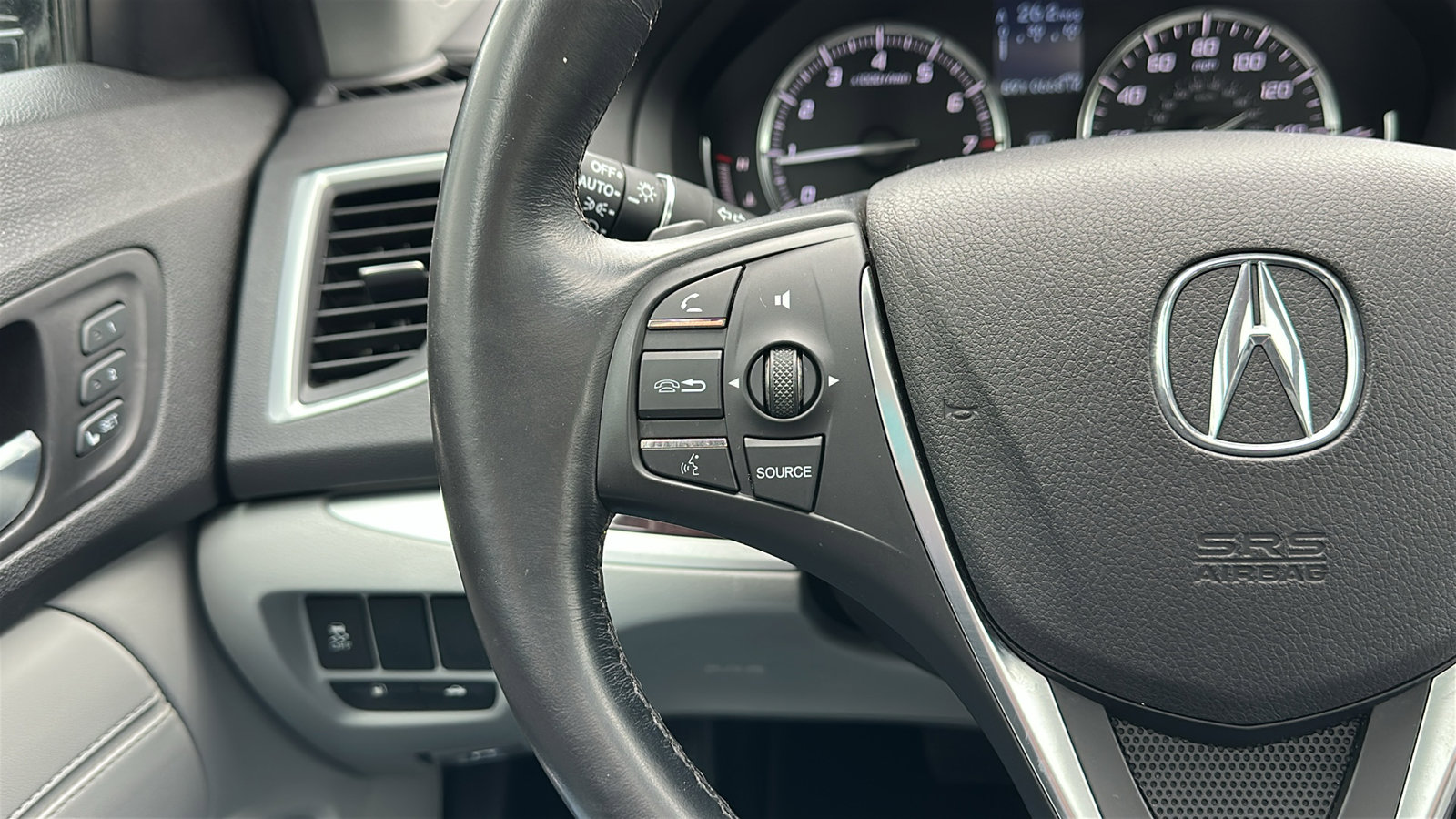 Used 2017 Acura TLX FWD image 15