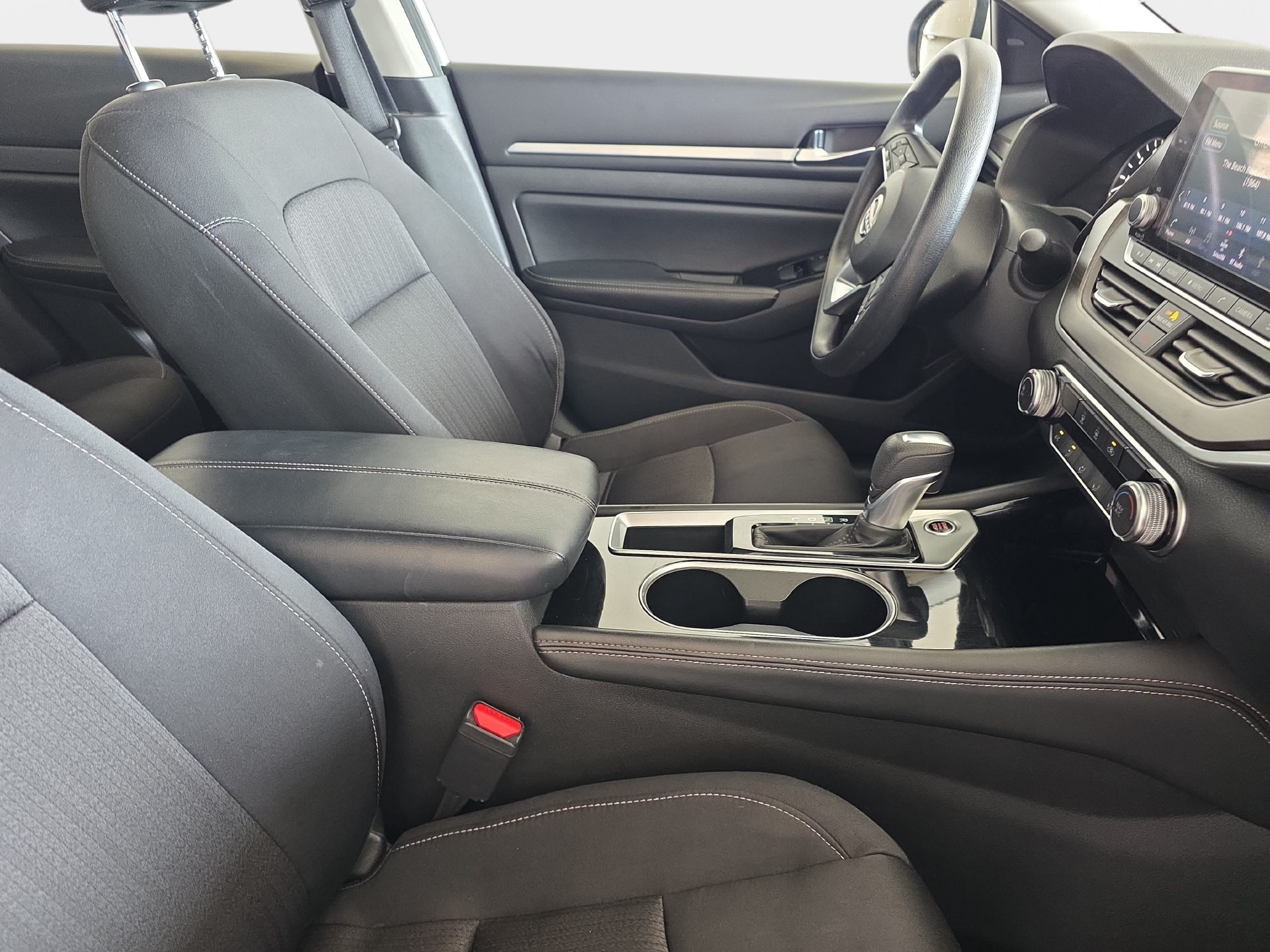Used 2023 Nissan Altima 2.5 SV FWD image 10