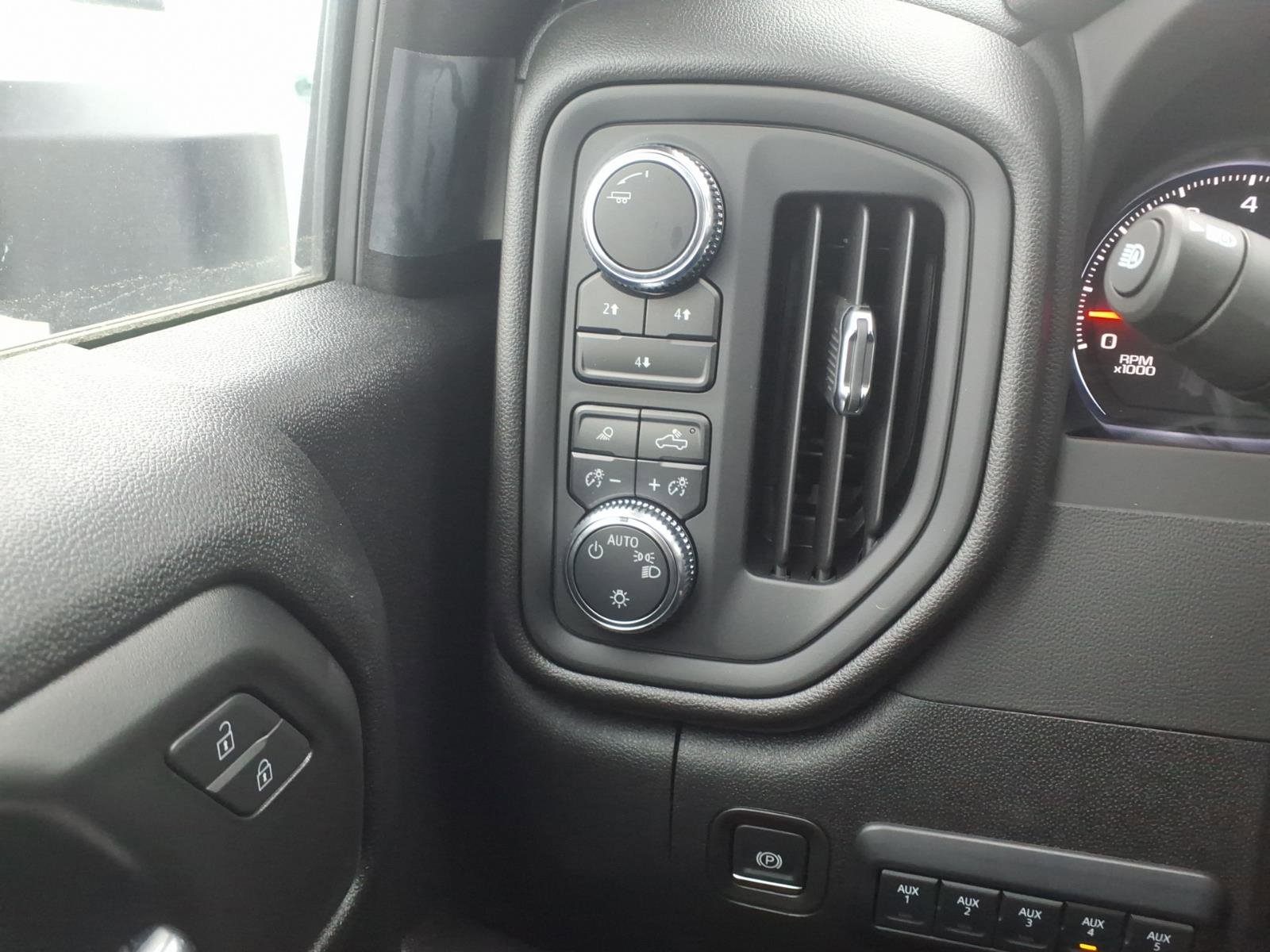 New 2025 GMC Sierra 3500 Pro w/ Convenience Package image 19
