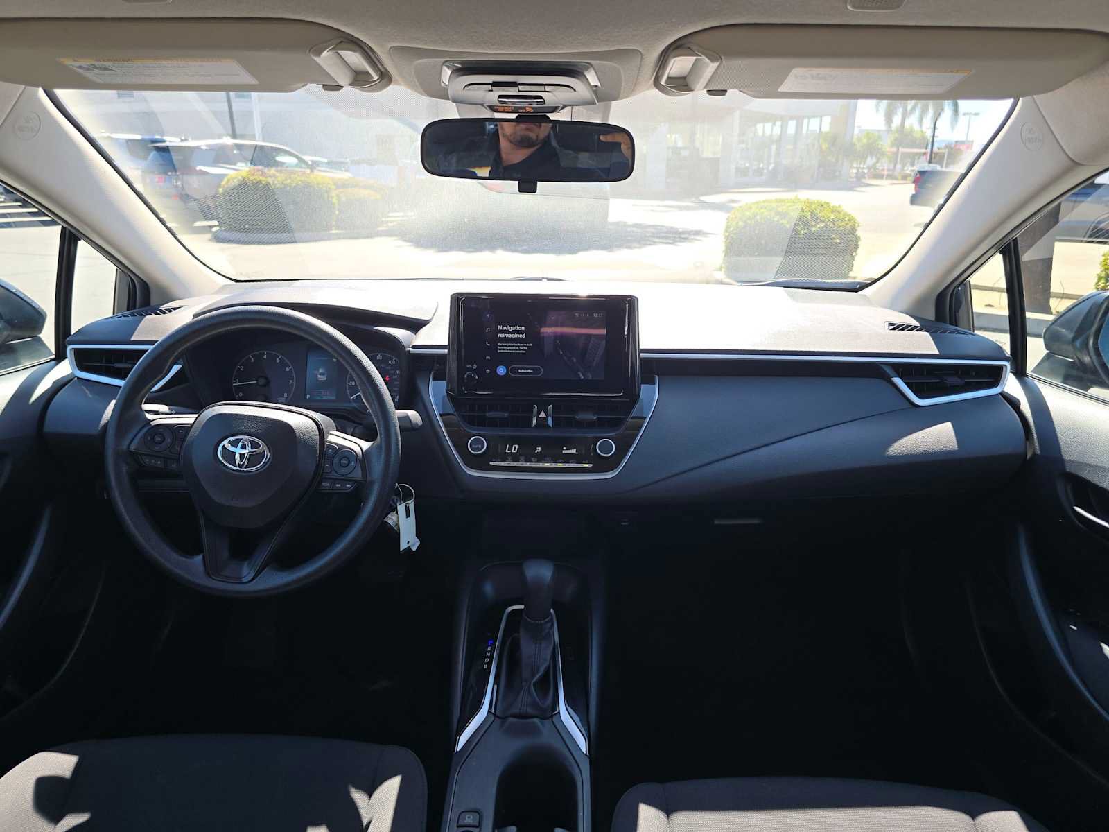 Used 2025 Toyota Corolla LE FWD image 17