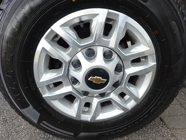 Used 2024 Chevrolet Silverado 2500 LT image 8
