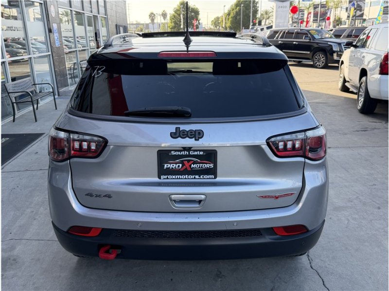 Used 2019 Jeep Compass Trailhawk w/ Leather Interior Group AWD/4WD image 12