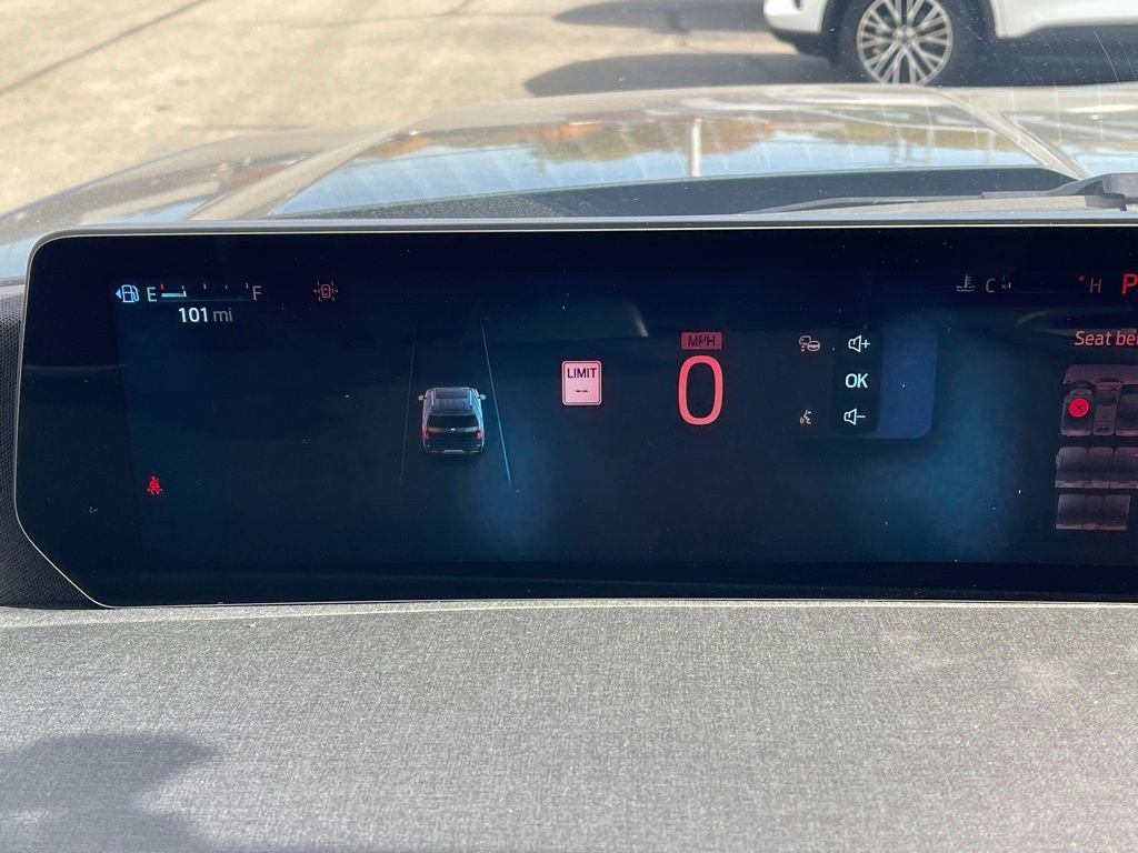 New 2025 Ford Expedition Active image 7