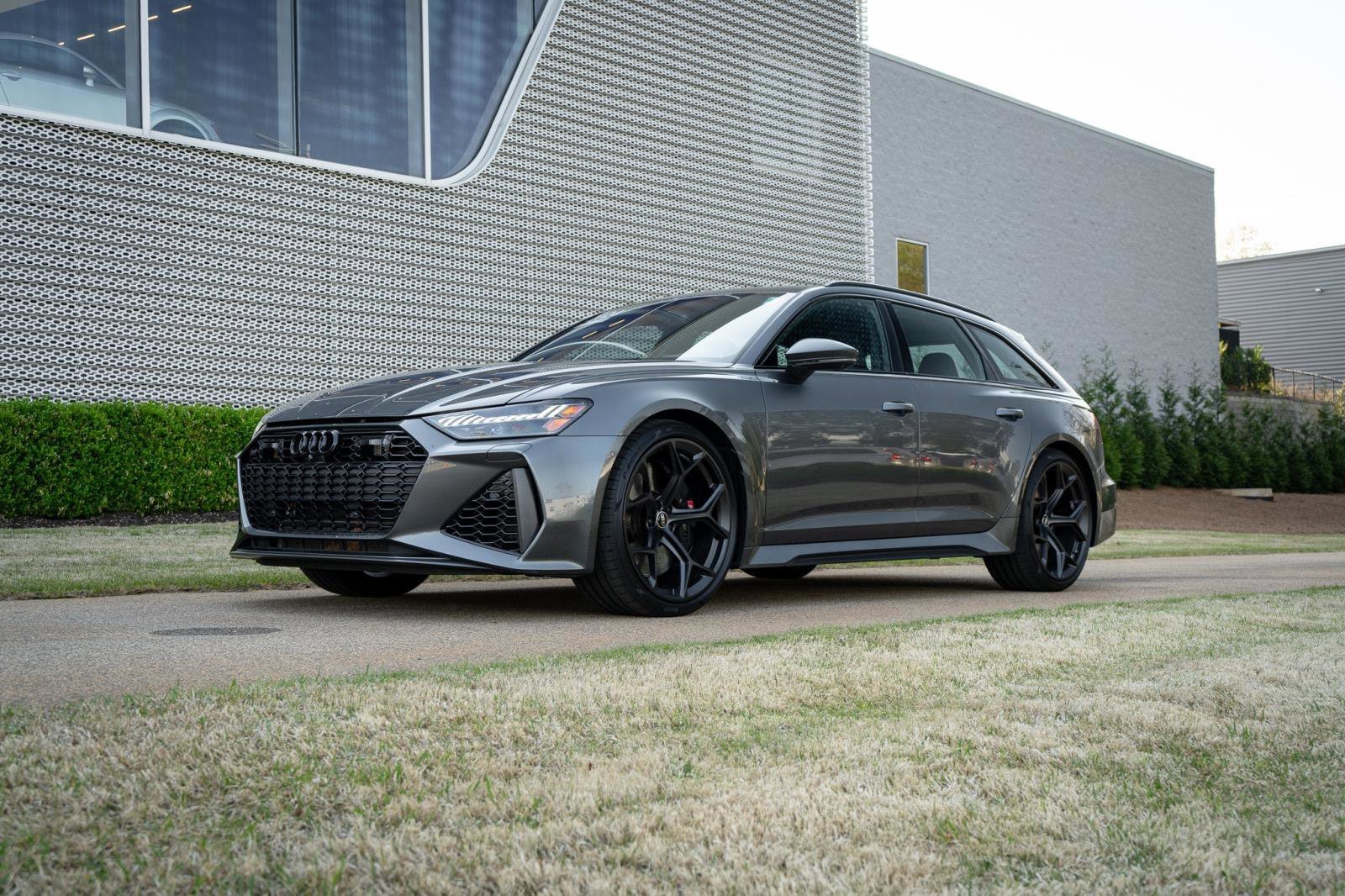 Certified 2024 Audi RS 6 performance AWD/4WD image 7