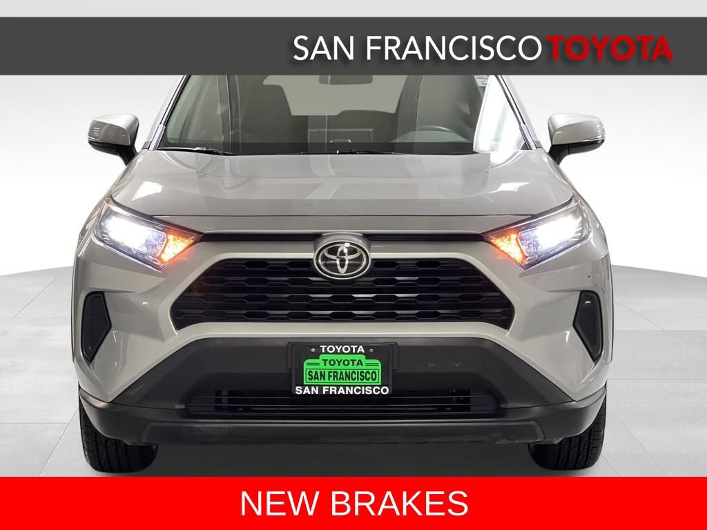 Used 2021 Toyota RAV4 LE image 8
