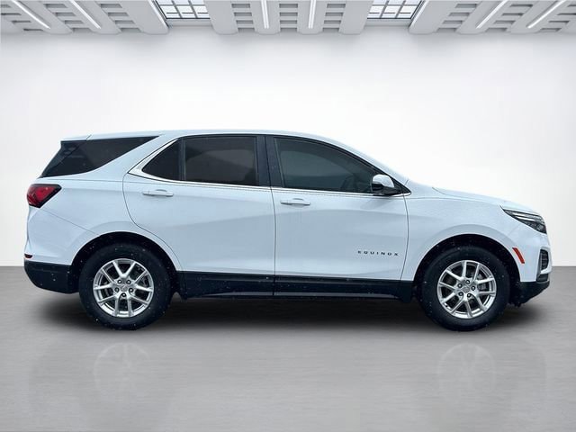 Used 2024 Chevrolet Equinox LT FWD image 3