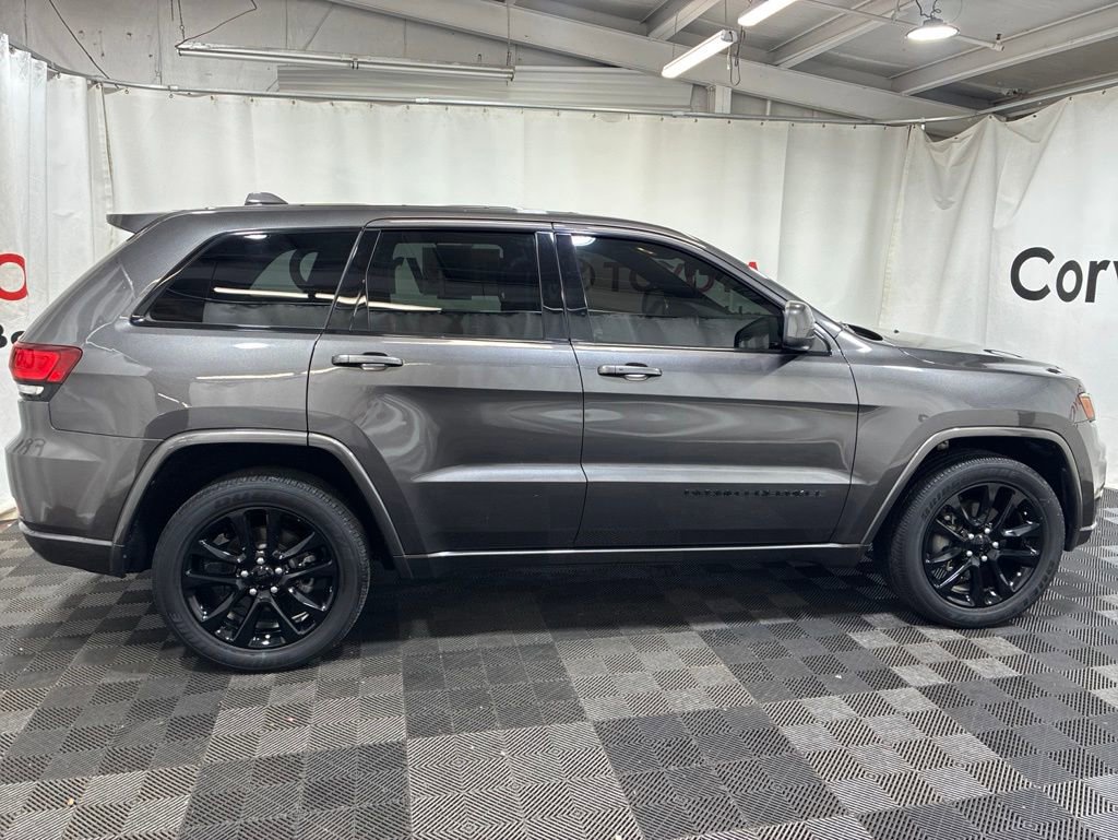 Used 2020 Jeep Grand Cherokee Altitude AWD/4WD image 11