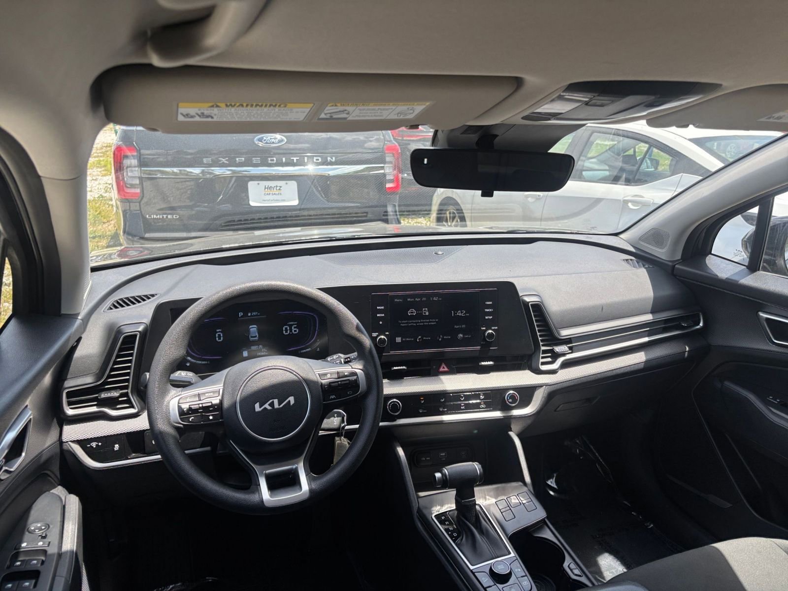 Used 2025 Kia Sportage LX image 33