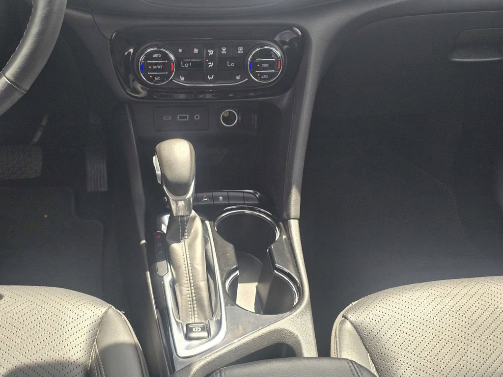 Used 2023 Buick Encore GX Essence w/ Experience Buick Package FWD image 17