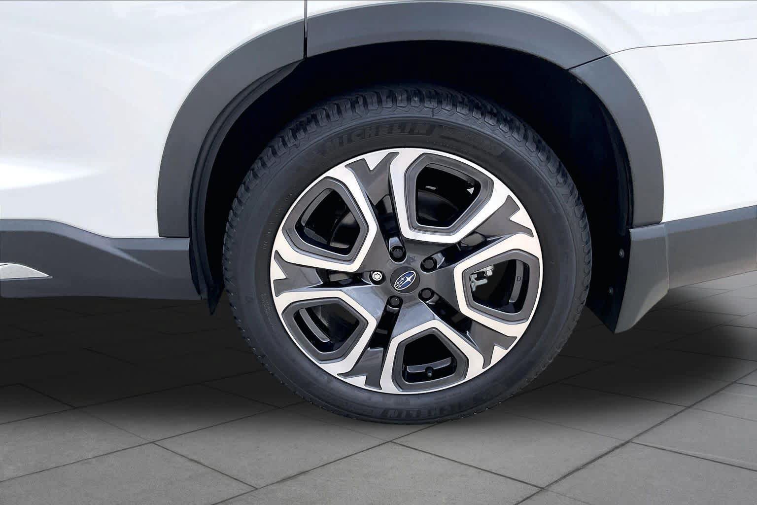 Used 2024 Subaru Ascent Touring w/ Popular Package #2 AWD/4WD image 11