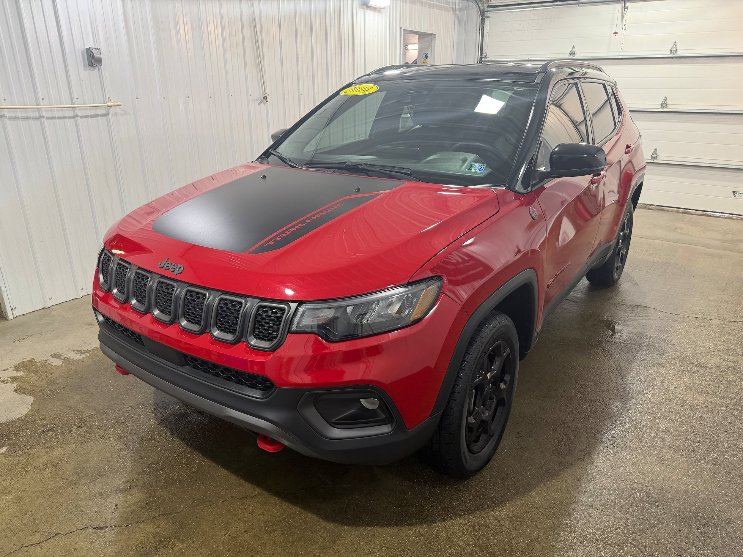 Used 2024 Jeep Compass Trailhawk AWD/4WD image 4