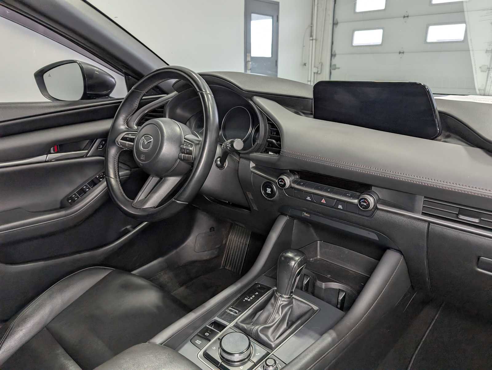 Used 2020 MAZDA MAZDA3 AWD Hatchback image 36