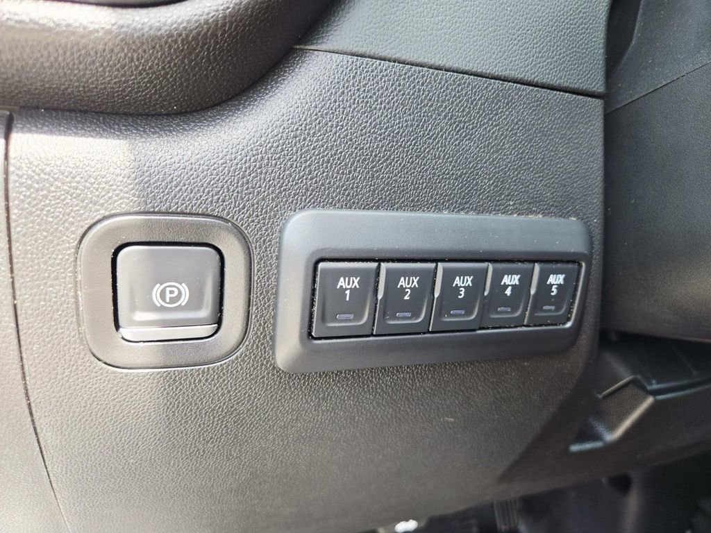 Used 2024 GMC Sierra 2500 Pro w/ 1SA Pro Safety Plus Package AWD/4WD image 33