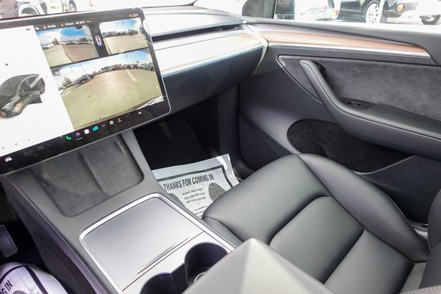 Used 2025 Tesla Model Y Long Range image 17