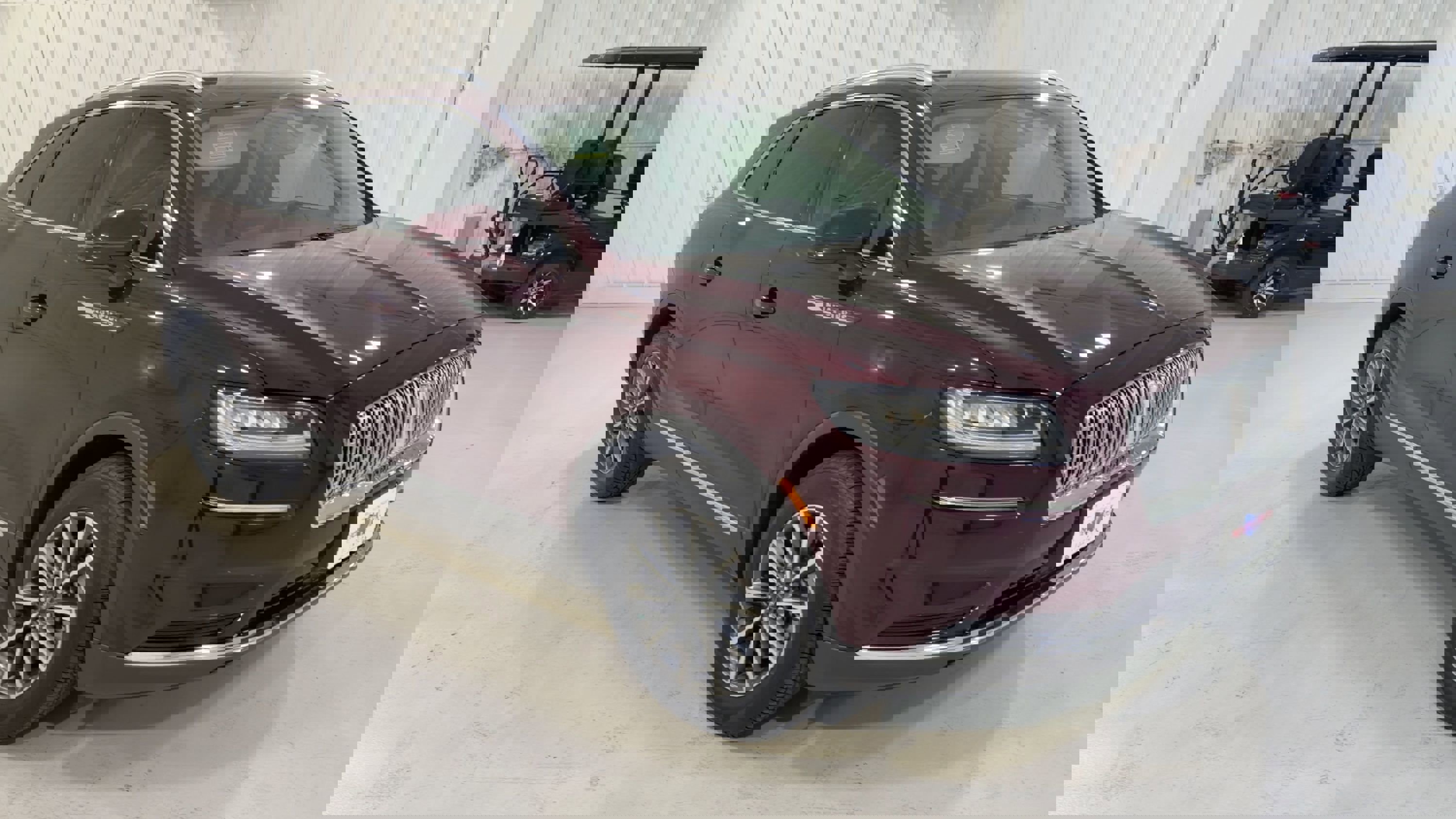 Used 2022 Lincoln Nautilus FWD image 3