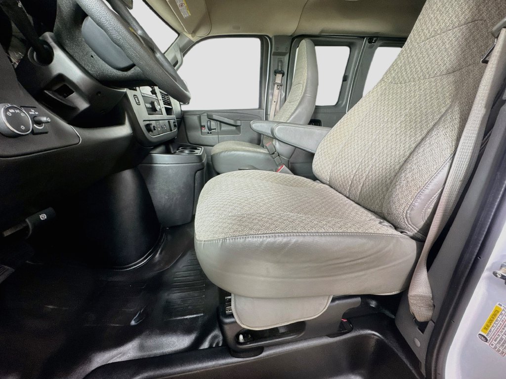 Used 2021 Chevrolet Express 2500 LS w/ Driver Convenience Package RWD image 22