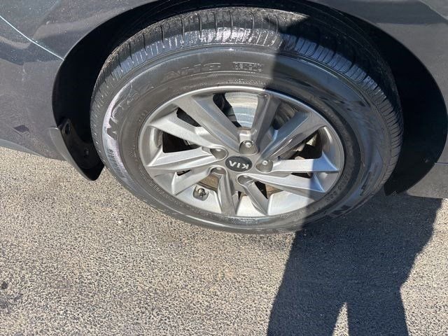 Used 2020 Kia Optima LX image 41