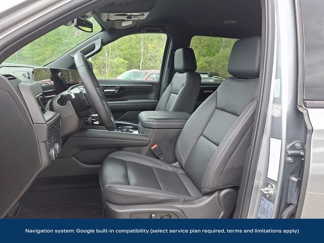 Used 2025 Chevrolet Suburban Z71 AWD/4WD image 2