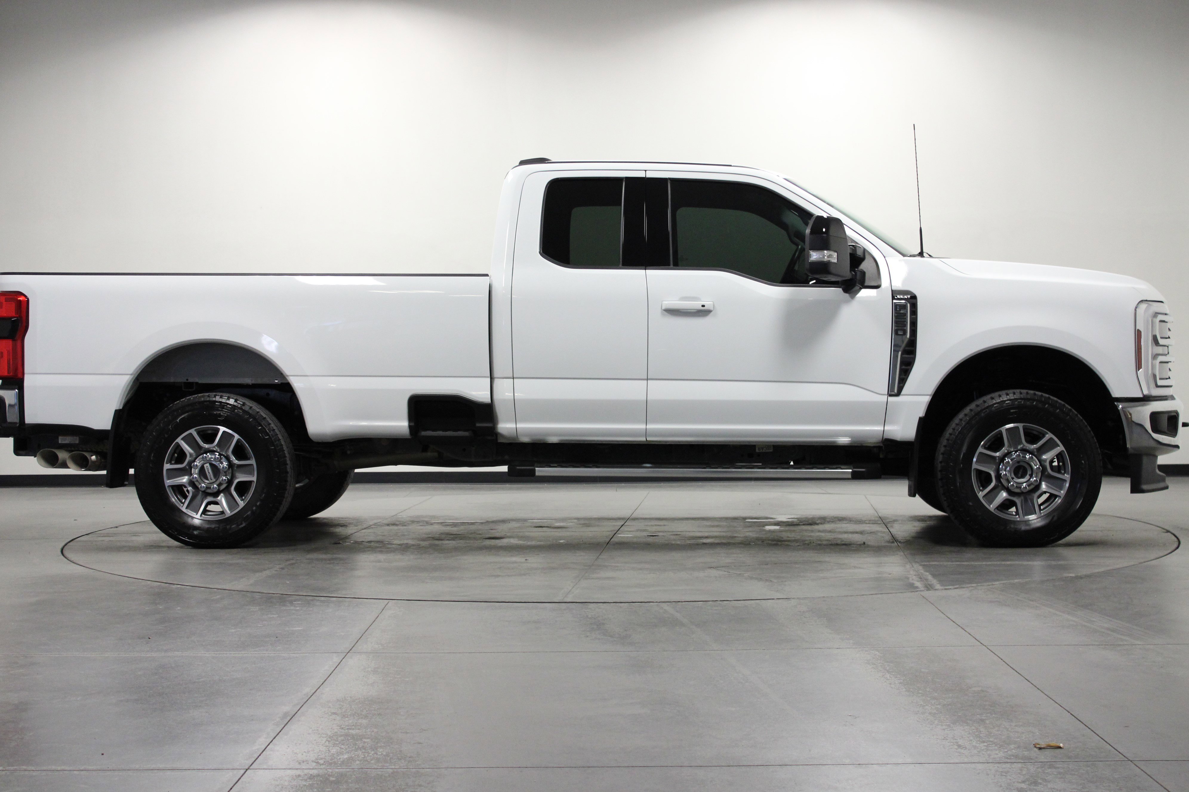 Used 2024 Ford F250 Lariat image 3
