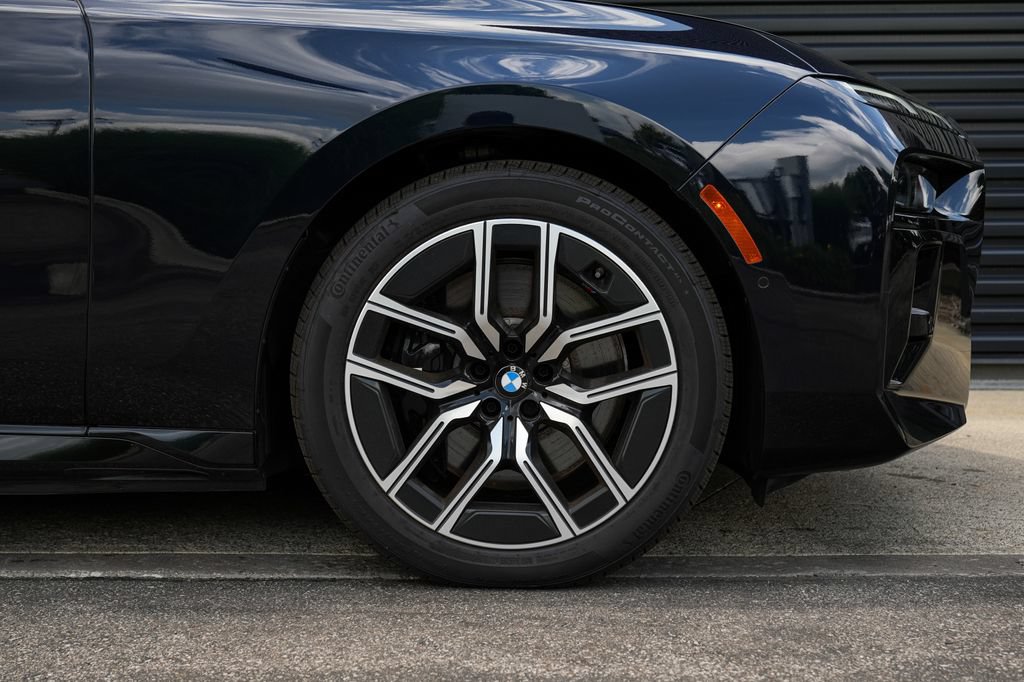 Used 2025 BMW i7 xDrive60 AWD/4WD image 37
