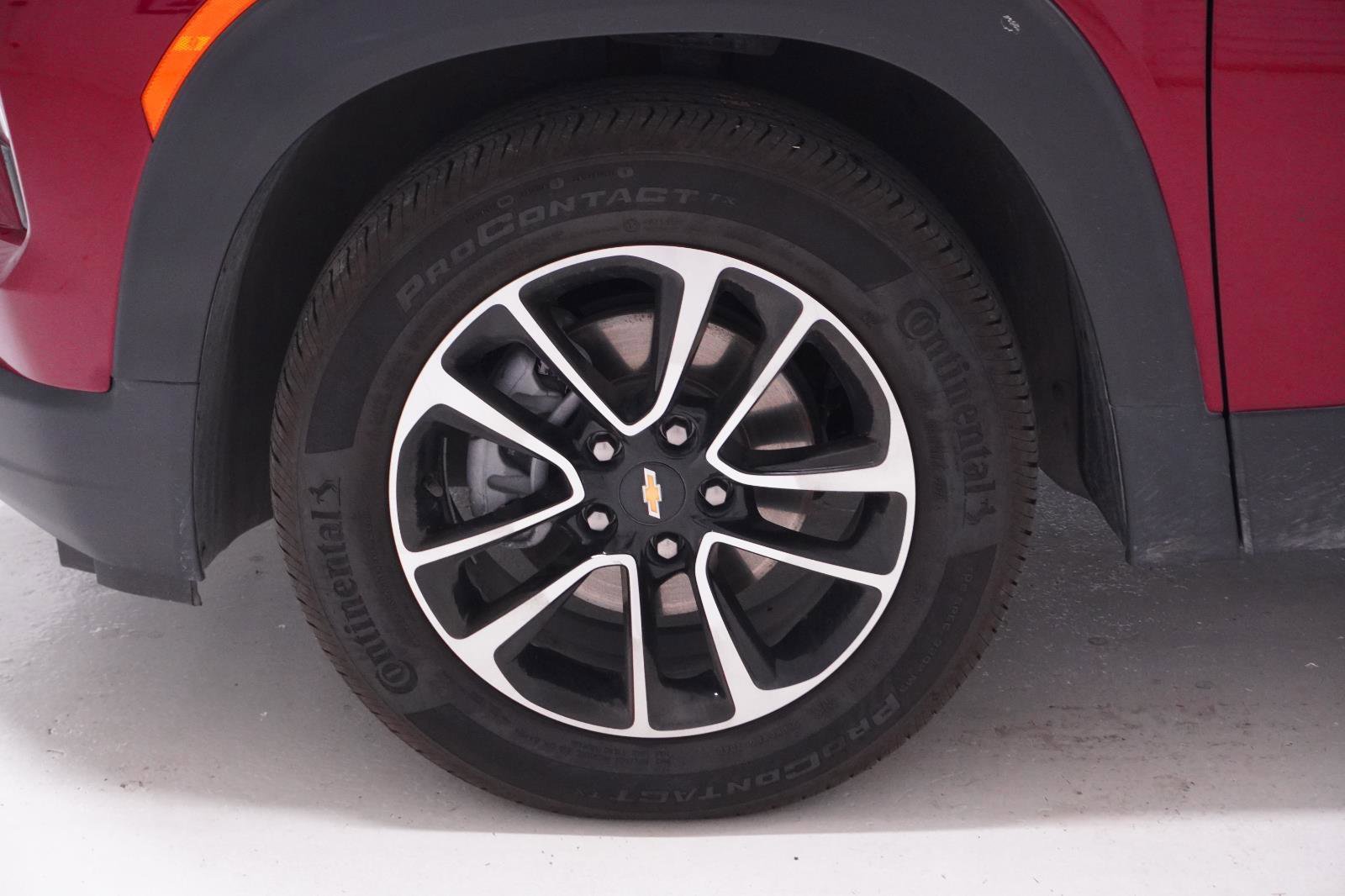 Used 2025 Chevrolet TrailBlazer LT w/ Convenience Package FWD image 11