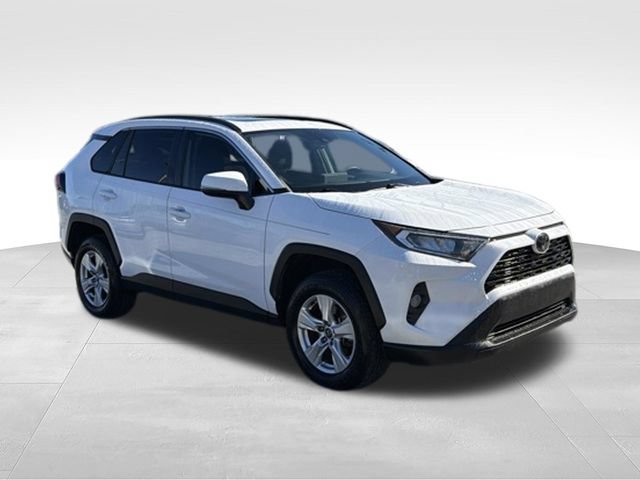 Used 2020 Toyota RAV4 XLE w/ Convenience Package FWD image 7
