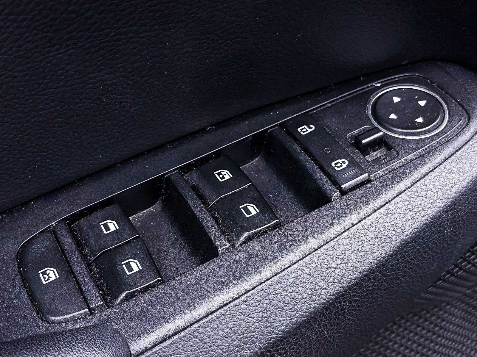 Certified 2022 Kia Seltos EX image 18