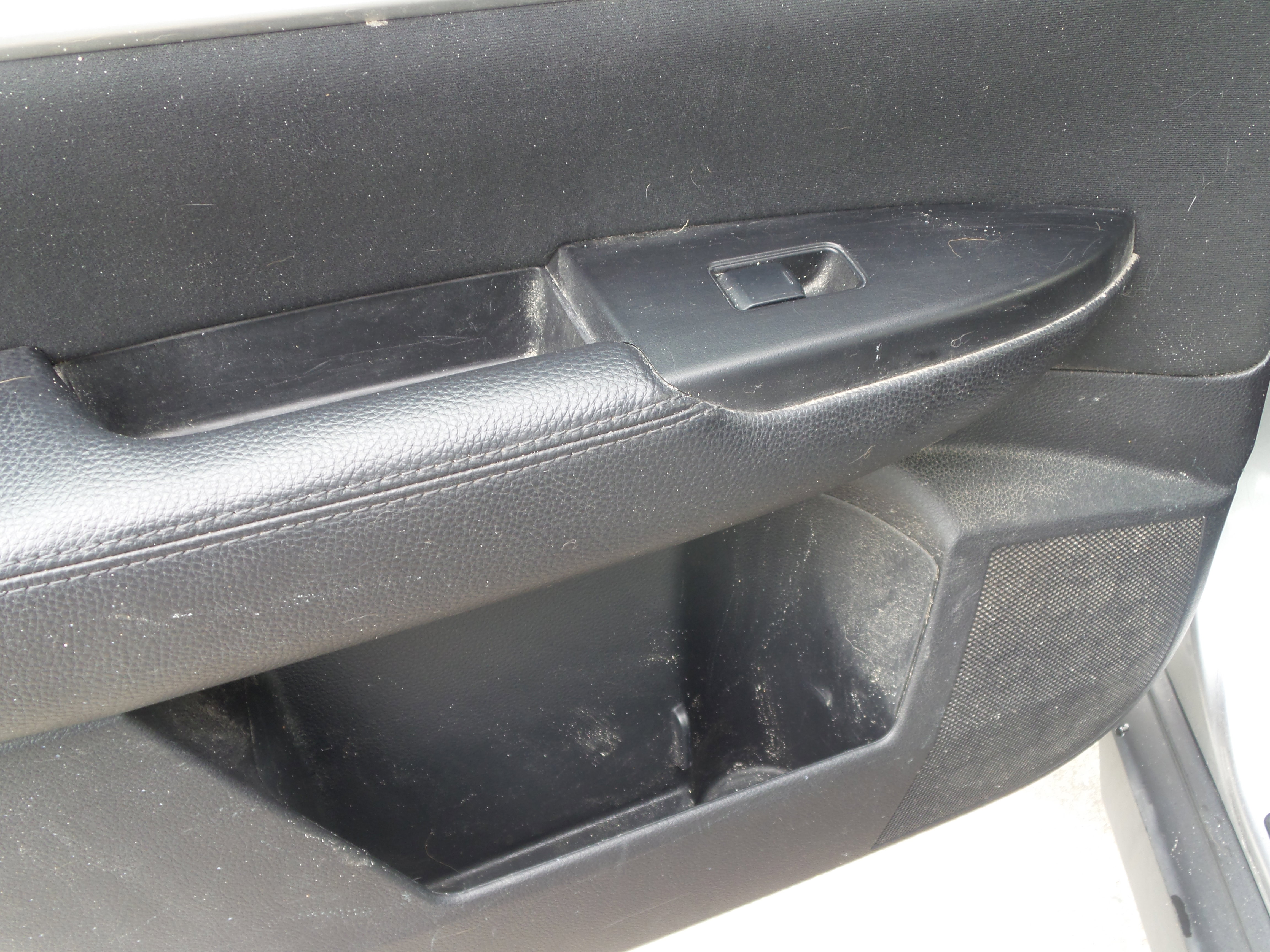 Used 2010 Subaru Outback 2.5i image 24