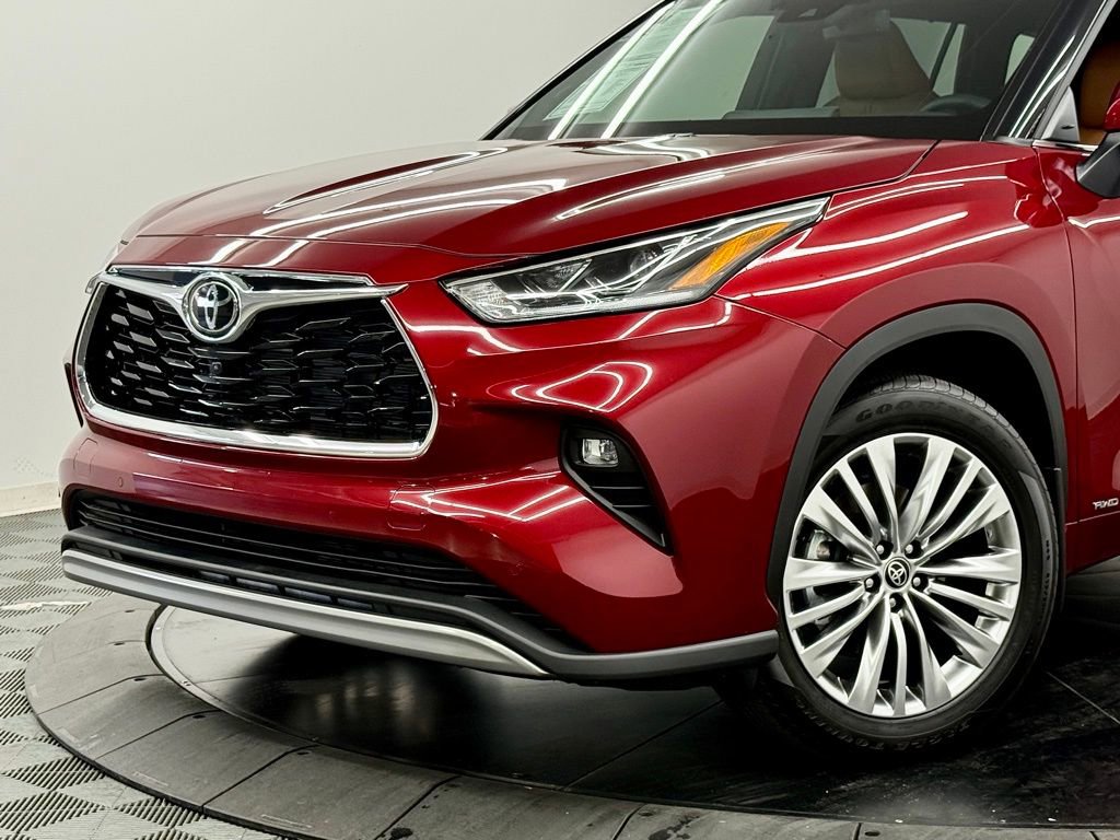 Used 2026 Toyota Highlander Platinum image 3