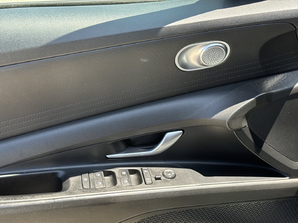 Used 2023 Hyundai Elantra SEL FWD image 15