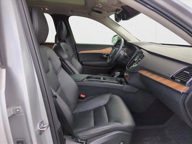 Used 2022 Volvo XC90 T6 Momentum w/ Advanced Package image 22