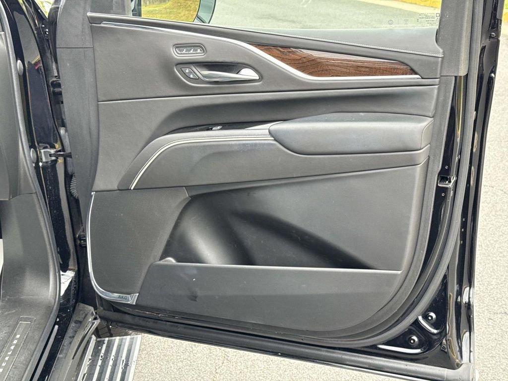 Used 2021 Cadillac Escalade Premium Luxury Platinum AWD/4WD image 26