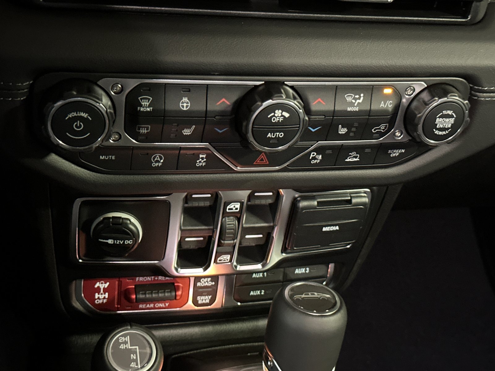 New 2026 Jeep Gladiator Sport AWD/4WD image 19