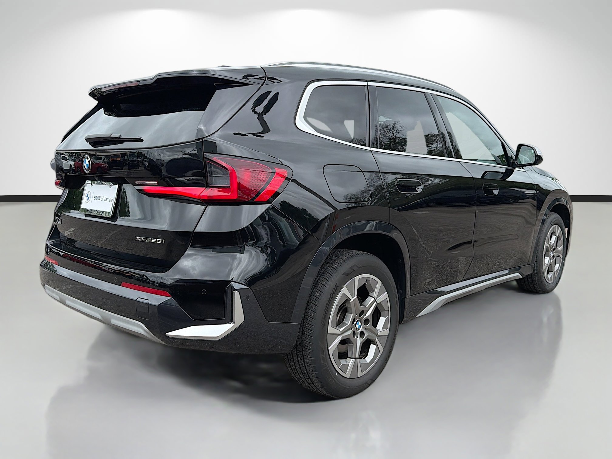 Used 2023 BMW X1 xDrive28i w/ Convenience Package AWD/4WD image 3