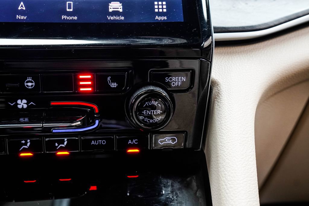 Used 2023 Jeep Grand Cherokee L Limited image 28