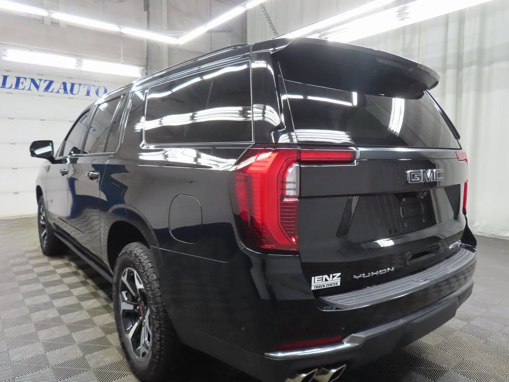 Used 2025 GMC Yukon XL AT4 w/ AT4 Premium Package image 5