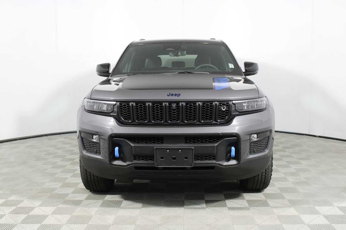 Used 2022 Jeep Grand Cherokee Trailhawk w/ Advanced Protech Group II AWD/4WD image 2