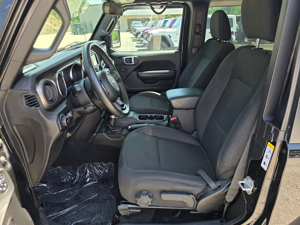 Used 2019 Jeep Wrangler Sport AWD/4WD image 4