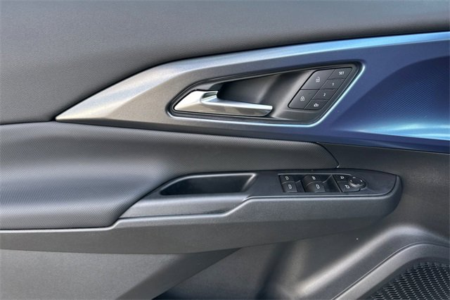 New 2026 Chevrolet Equinox EV LT image 14